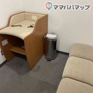授乳室内