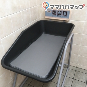 ヨドバシカメラアウトレット京急川崎店(1F)のオムツ替え台情報 画像1