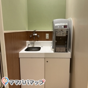 三井アウトレットパーク 倉敷(1F 総合案内所奥)の授乳室・オムツ替え台情報 画像5