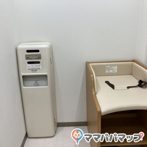 エディオンアルパーク南店(3F)の授乳室・おむつ替え台の写真(1枚目)