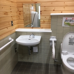 偕楽園桜山第三駐車場(1F)のオムツ替え台情報 画像3