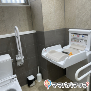 スーパーマルハチ鴫野店(1F)のオムツ替え台情報 画像1