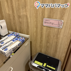 オムツ用のゴミ袋にゴミ箱
