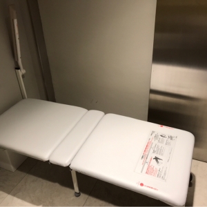 HI! EVERYVALLEY 多目的トイレ(1F)のオムツ替え台情報 画像3