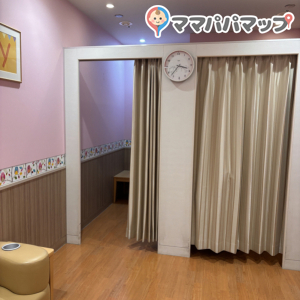グランツリー武蔵小杉店(2F)の授乳室・おむつ替え台の写真(1枚目)