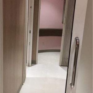 イオンモール成田(2F フードコート前)の授乳室・オムツ替え台情報 画像2