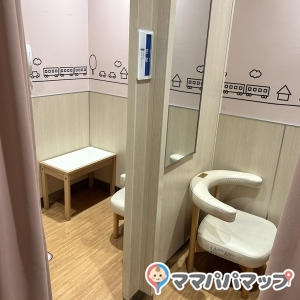 JR品川駅内ベビー休憩室の授乳室・オムツ替え台情報 画像9