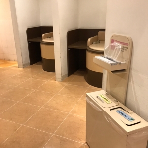 おむつ台、おむつ用ゴミ箱