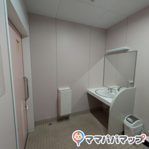 西松屋　住吉遠里小野店(1F)のオムツ替え台情報 画像3
