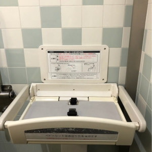コジマ×ビックカメラ池上店(1F)の授乳室・おむつ替え台の写真(2枚目)