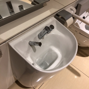 メイクマン浦添本店(2F)のオムツ替え台情報 画像1