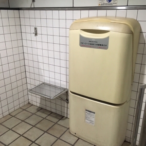 本山駅（改札内）のオムツ替え台情報 画像2