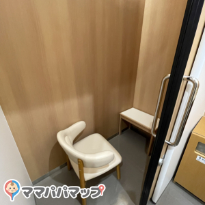 青森空港(2階 国内線搭乗待合室内)の授乳室・オムツ替え台情報 画像4