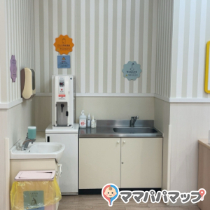 イオンモール川口前川(3階 赤ちゃん休憩室)の授乳室・オムツ替え台情報 画像2