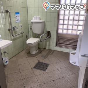 駿府城トイレのオムツ替え台情報 画像3