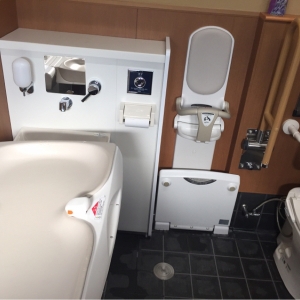 善光寺山門(1F)のオムツ替え台情報 画像2