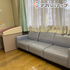 住吉児童館の授乳室・おむつ替え台の写真(1枚目)