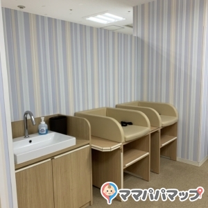 ピュアハートキッズランド フレスポしんかな(4F)の授乳室・オムツ替え台情報 画像2