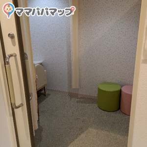 シンエイライフ犬山ライブラリー (犬山市立図書館)(2F)の授乳室・オムツ替え台情報 画像8