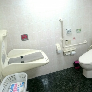 ヤマダ電機 テックランド福山店(1F)の授乳室・オムツ替え台情報 画像3