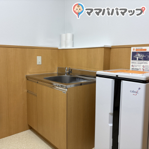 ヤマダデンキ Tecc LIFE SELECT札幌北33条店(1F)の授乳室・おむつ替え台の写真(2枚目)