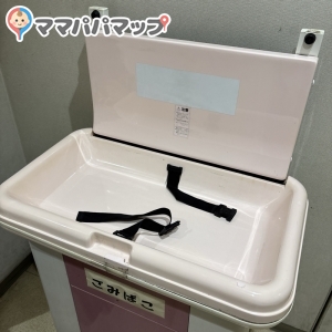 神戸市立兵庫図書館(2F)のオムツ替え台情報 画像1