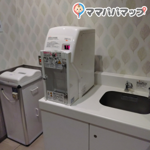 阪急三番街(北館地下1階 キッズトワレ)の授乳室・オムツ替え台情報 画像3