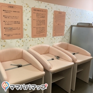イオン盛岡店(1F)の授乳室・おむつ替え台の写真(2枚目)