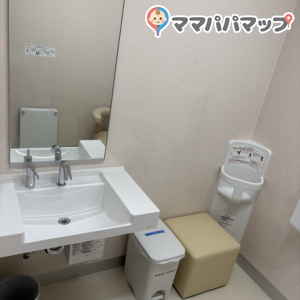 新宿区役所 第一分庁舎(1F)の授乳室・オムツ替え台情報 画像1