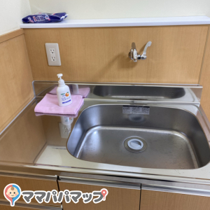 ヤマダデンキ　テックランド　そよら三条須頃店(1F)の授乳室・おむつ替え台の写真(3枚目)