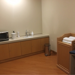アンバサダーホテル(1F)の授乳室・オムツ替え台情報 画像3