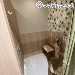 ジェイアール京都伊勢丹(7F ベビー休憩室)の授乳室・オムツ替え台情報 画像12