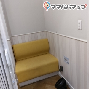 中にサーキュレーターがあり、涼しく授乳できます。