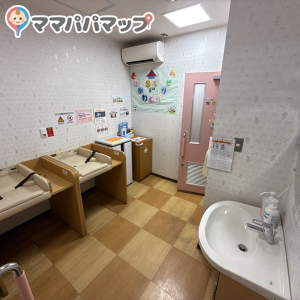 紀ノ川SA 下りの授乳室・オムツ替え台情報 画像3