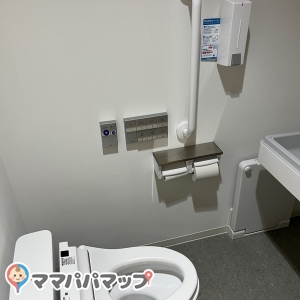 男子トイレ内