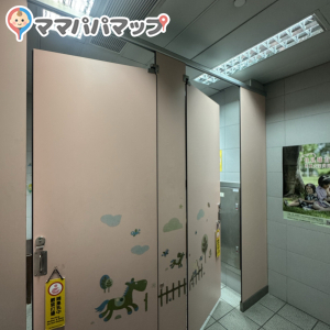 Zhongshan station(B1)の授乳室・おむつ替え台の写真(2枚目)