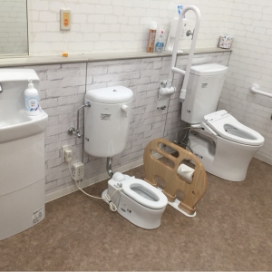 子供トイレとオムツ替えシート