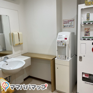 花ロードえにわ(1F)の授乳室・おむつ替え台の写真(4枚目)