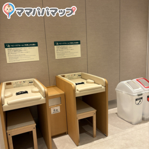 おむつゴミ箱あり