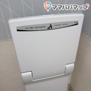 CAFE de treeの授乳室・おむつ替え台の写真(1枚目)