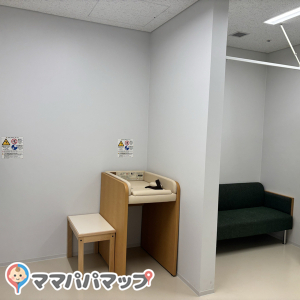 中央区役所　晴海特別出張所(1F)の授乳室・おむつ替え台の写真(1枚目)
