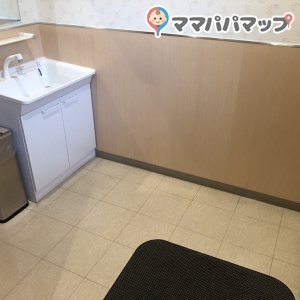カインズホーム前橋川曲店(1F)の授乳室・おむつ替え台の写真(1枚目)