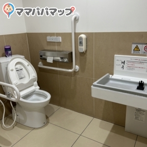 ザグザグ 伯方店のオムツ替え台情報 画像1