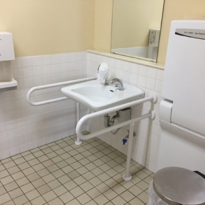 ヨークベニマル湊鹿妻店のオムツ替え台情報 画像3