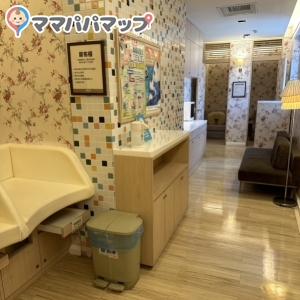 新光三越台北駅前店の授乳室・おむつ替え台の写真(1枚目)