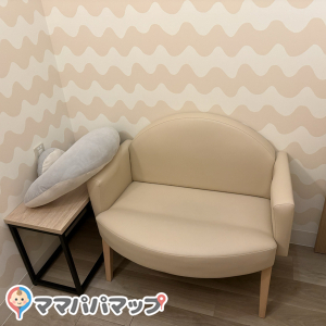 枕付きの授乳クッションがあります