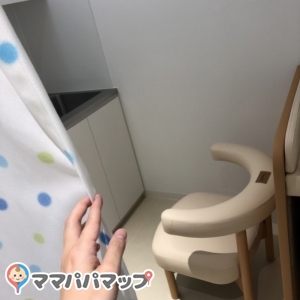 入り口にカーテン有り