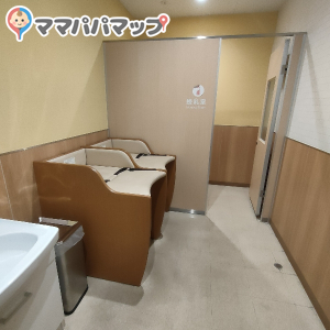 カインズ小山店(1F)の授乳室・オムツ替え台情報 画像1