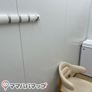 京都駅前地下街ポルタ(北側の案内所内　赤ちゃん休憩所)の授乳室・オムツ替え台情報 画像4