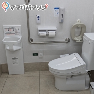 スギ薬局　明石松江店(1F)のオムツ替え台情報 画像1